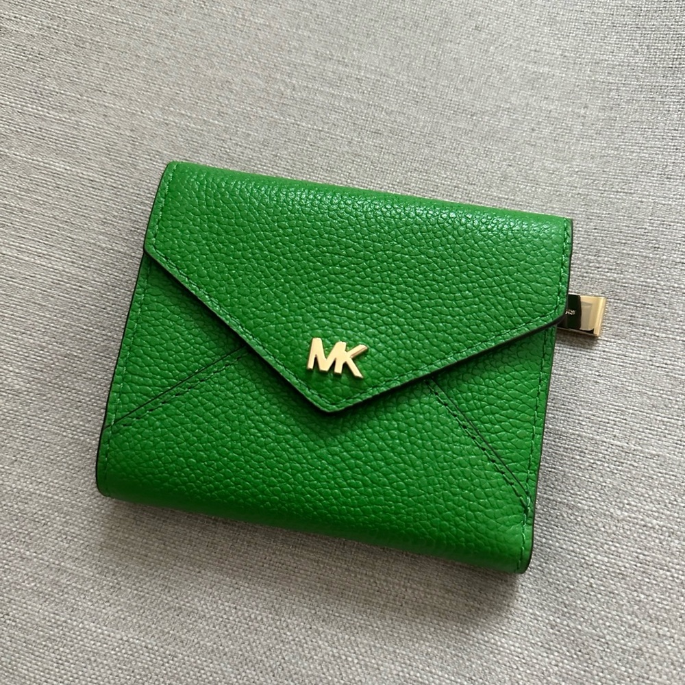 Michael Kors Green Card Holder with Gold Detail